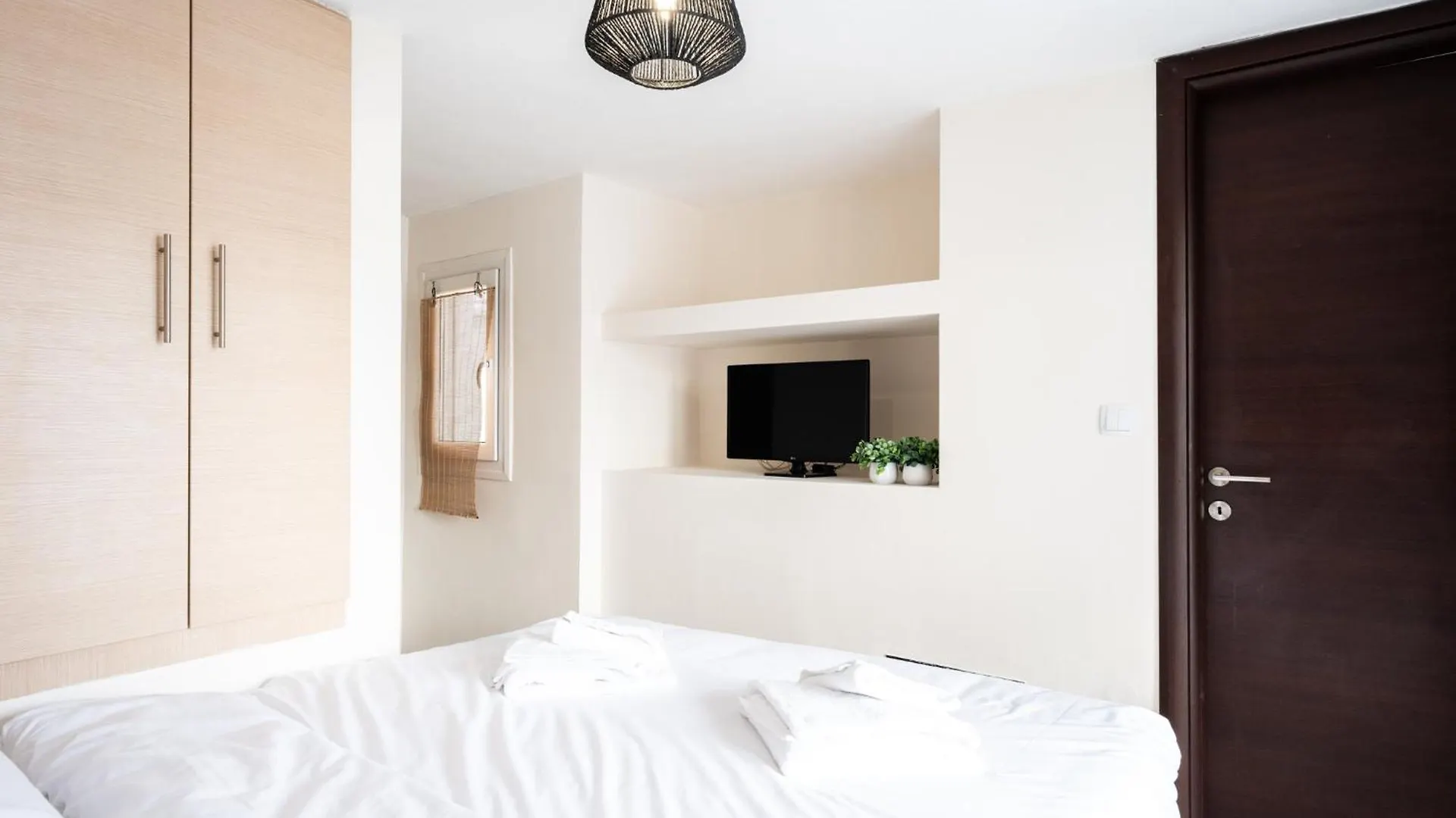 Pomegranate Luxury Penthouse Maisonette With Beautiful Terrace & Free Parking By Binobi ! Θεσσαλονίκη